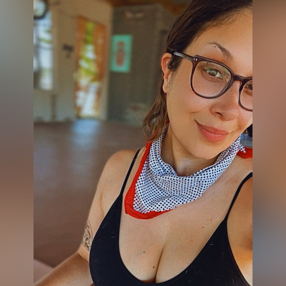 Meet your Posher, Valeria